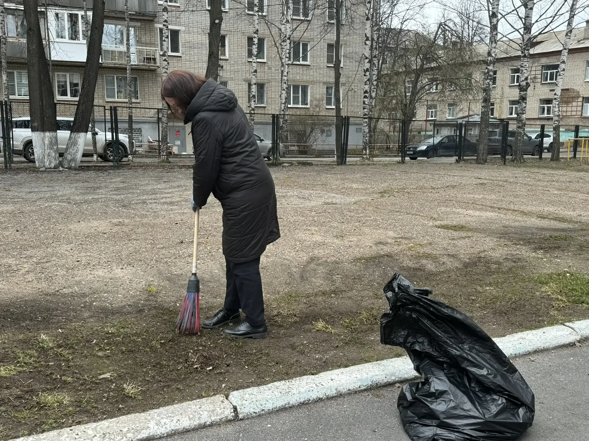 Субботник в любую погоду: вместе за чистоту и порядок!  Несмотря на погоду, педагоги и обучающиеся н