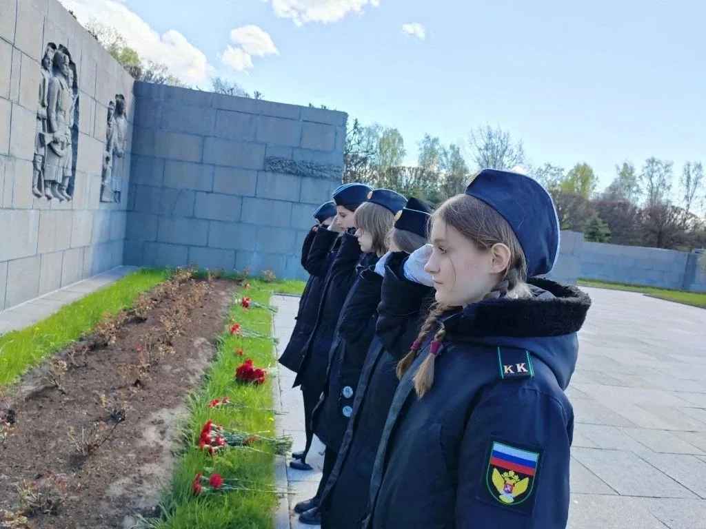 🕯6 мая 2026 года делегация нашей школы приняла участие в городской акции «Памяти павших будьте досто