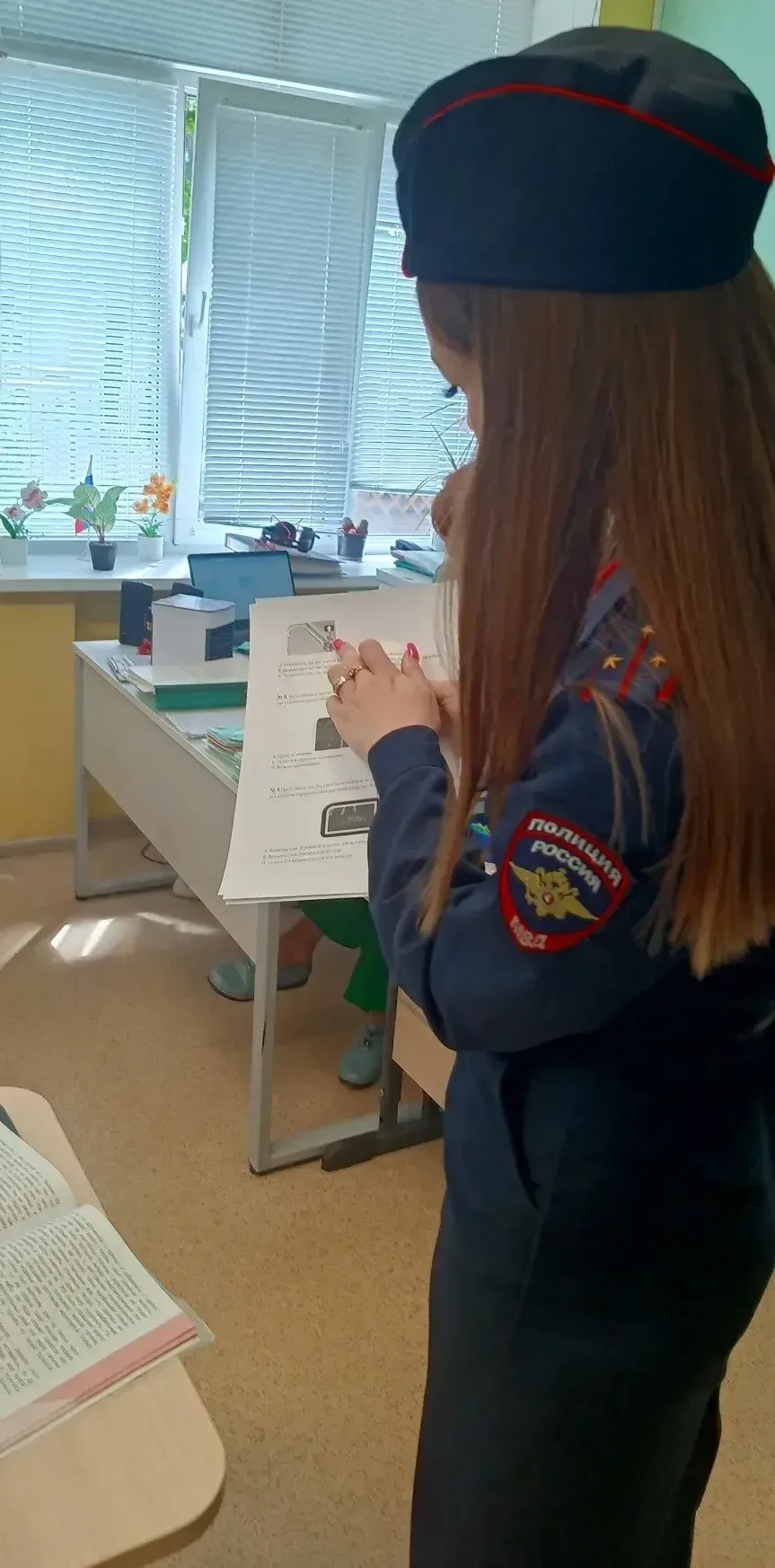 🛣️ Безопасная дорога начинается с тебя! В рамках Единого дня безопасности в гимназии прошли мероприя