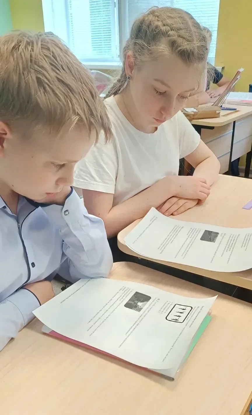 🛣️ Безопасная дорога начинается с тебя! В рамках Единого дня безопасности в гимназии прошли мероприя
