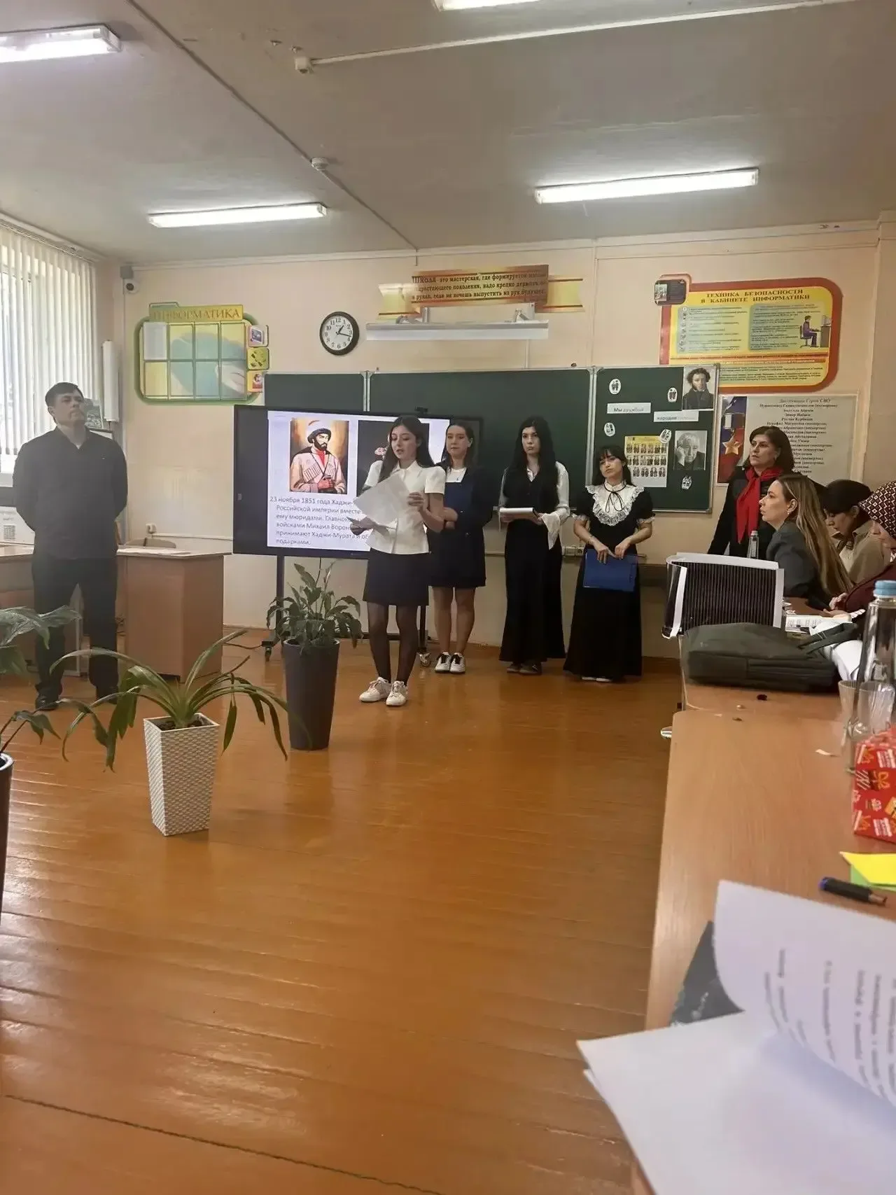 В целях развития интеллектуального творчества, активизации исследовательской деятельности, поисковой
