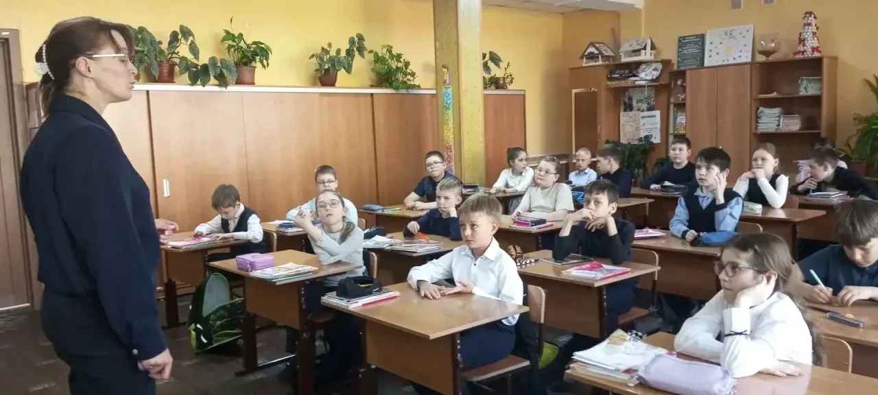 Сегодня в 3 «Г» классе прошёл важный разговор. Главный специалист ОППН Горбовская Ю.В. провела класс