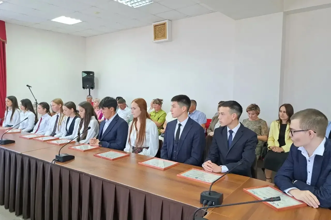 💫ГЛАВА РАЙОНА ПОЗДРАВИЛ ПОБЕДИТЕЛЕЙ И ПРИЗЕРОВ РЕГИОНАЛЬНОГО ЭТАПА ВСЕРОССИЙСКОЙ ОЛИМПИАДЫ ШКОЛЬНИКО