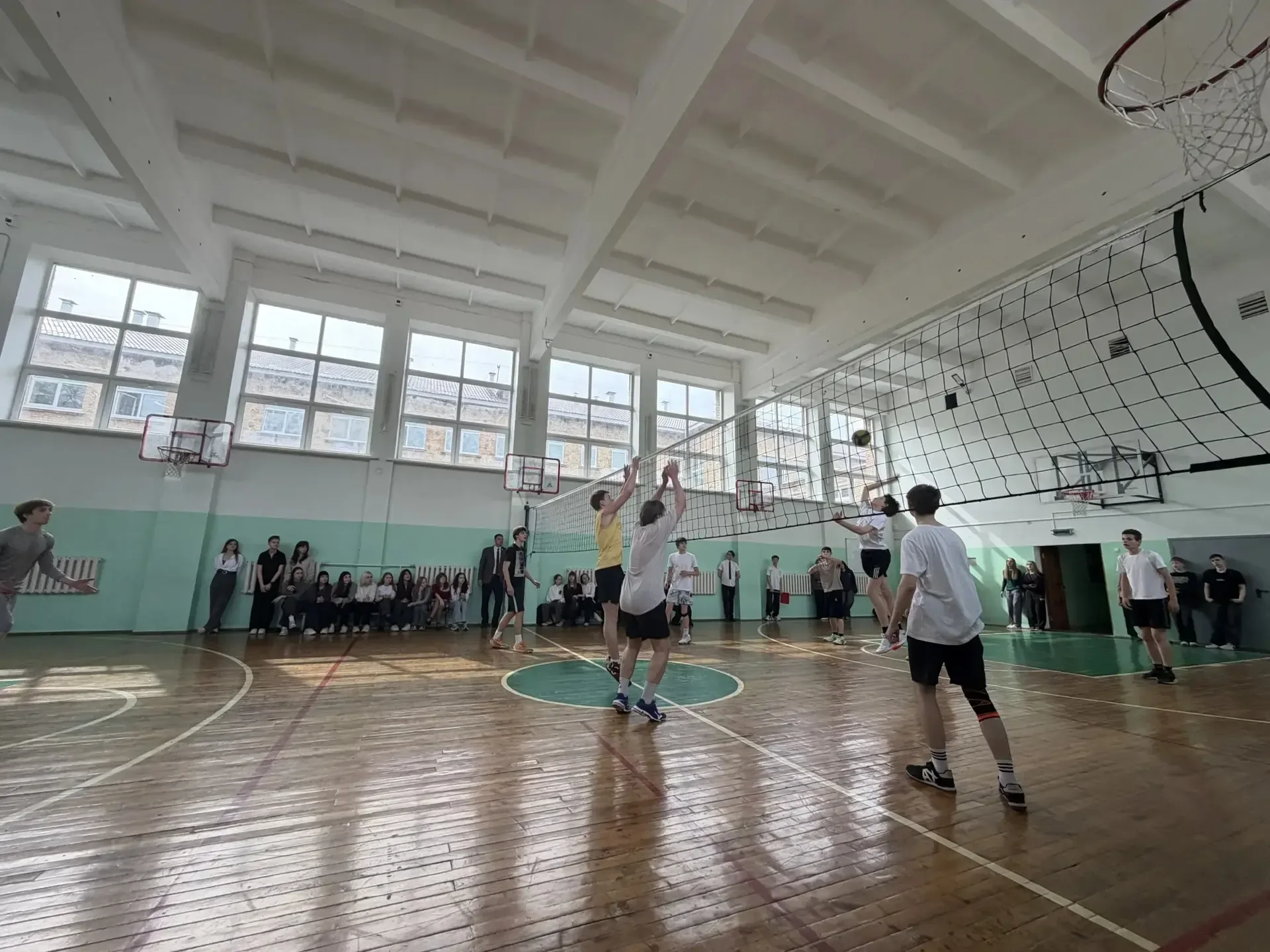 🏆 Волейбольный матч Кубка Победы🏆  В пятницу 8 мая прошел захватывающий волейбольный матч Кубка Побе