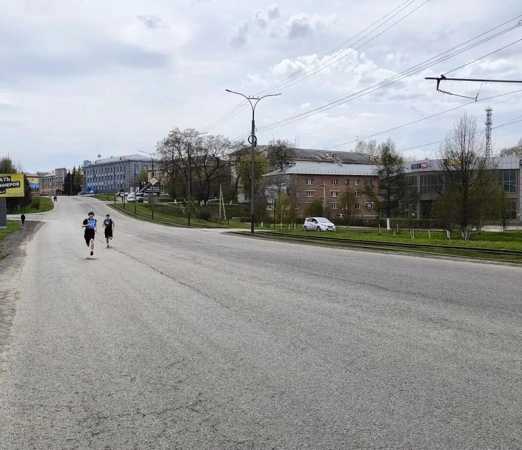 Сегодня 6 мая сборная команда нашей школы приняла участие в юбилейной традиционной легкоатлетической