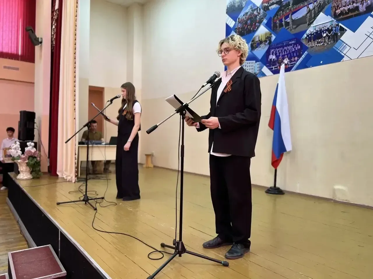 🎖️ Бессмертный полк в гимназии №3: память, объединяющая поколения В нашей гимназии прошёл «Бессмертн