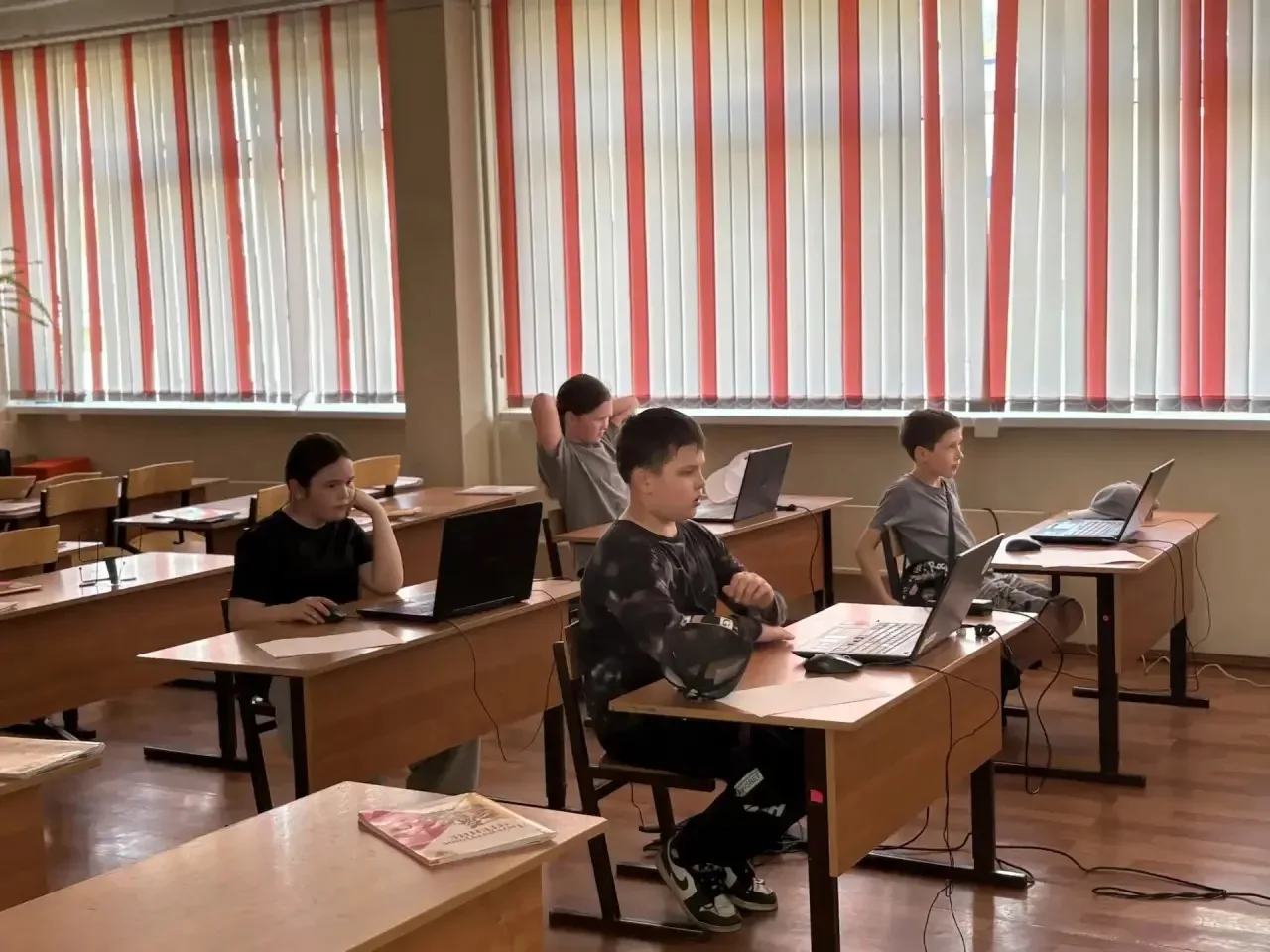 🚦✨ Сегодня наши Юные инспекторы движения достойно представили школу на муниципальном конкурсе «Безоп