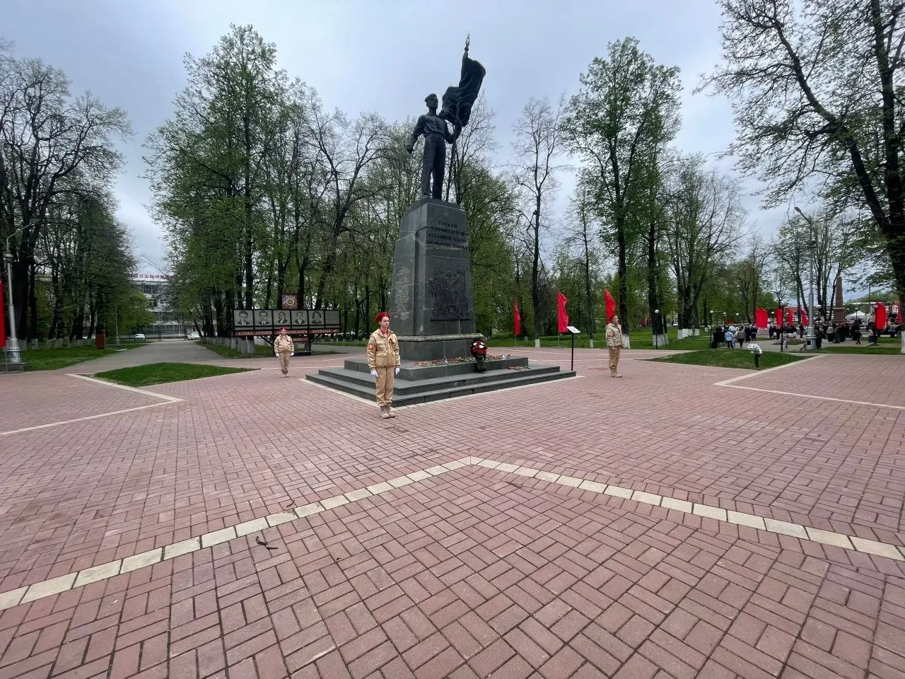 Пост №1  Традиционно , сегодня 9 Мая , в День Великой Победы, Юнармейцы заступились на свой пост!  П