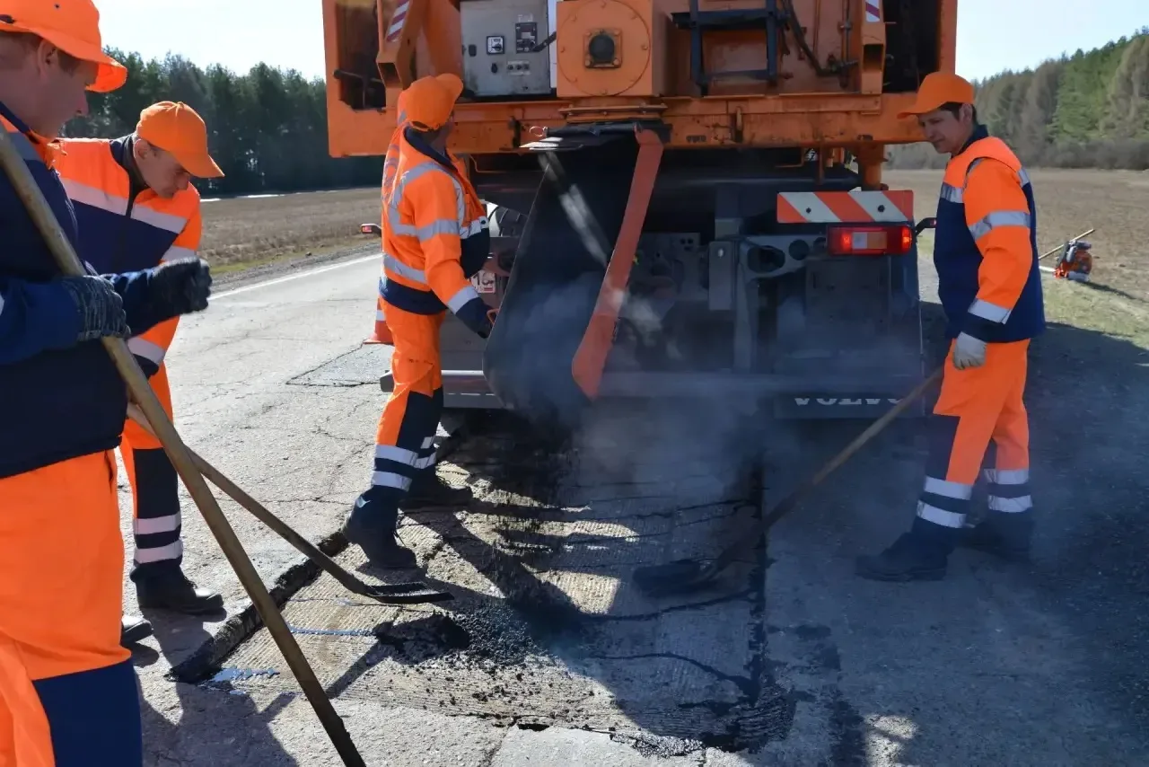 В Татарстане ямочный ремонт выполнен на более чем 250 тыс. кв.м.   На сегодняшний день на автомобиль
