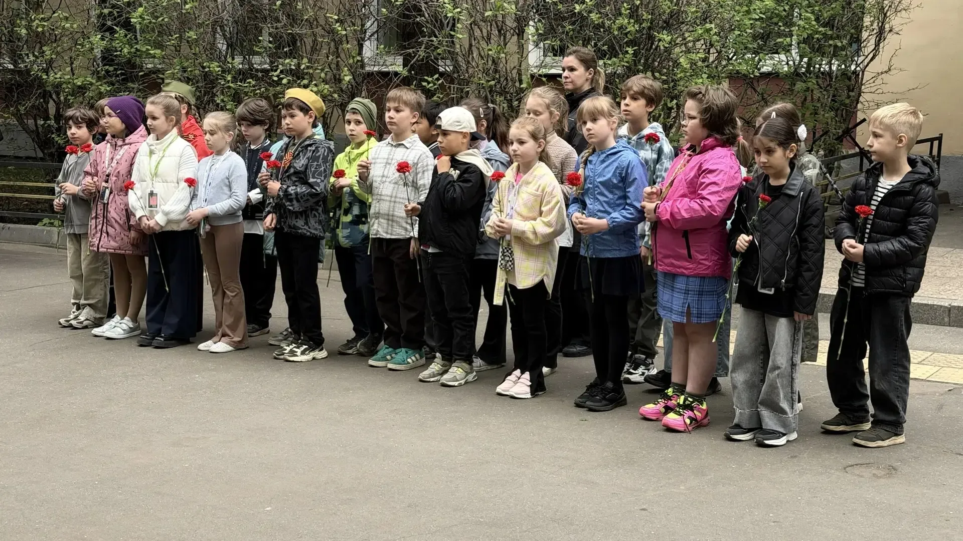 8 мая — день, наполненный особым смыслом.  В здании «Единство», у памятника Защитникам Москвы, сегод