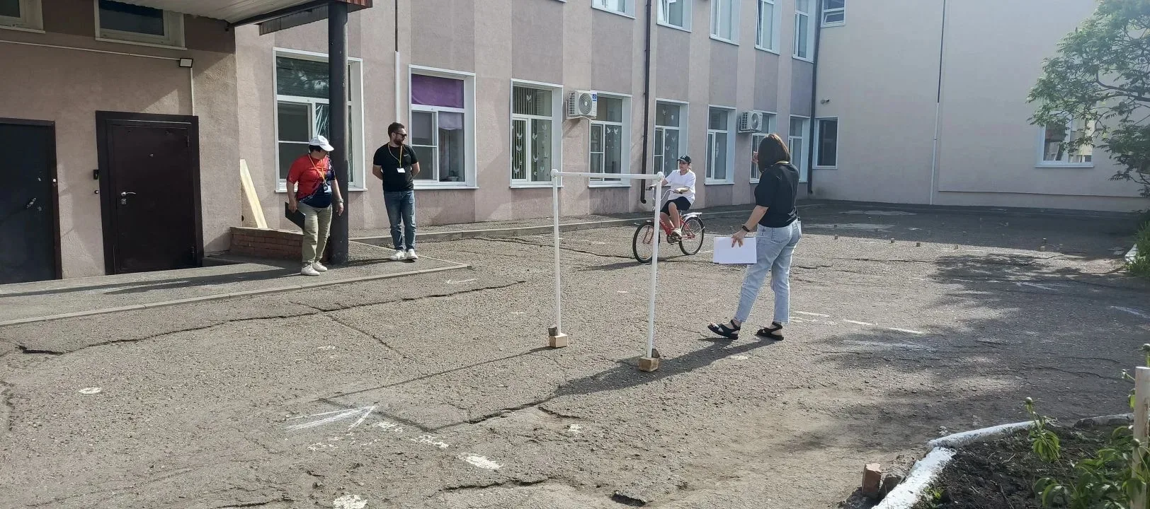 🥉 Наши юные инспекторы движения — среди лучших в городе!  С гордостью сообщаем, что команда Юных Инс