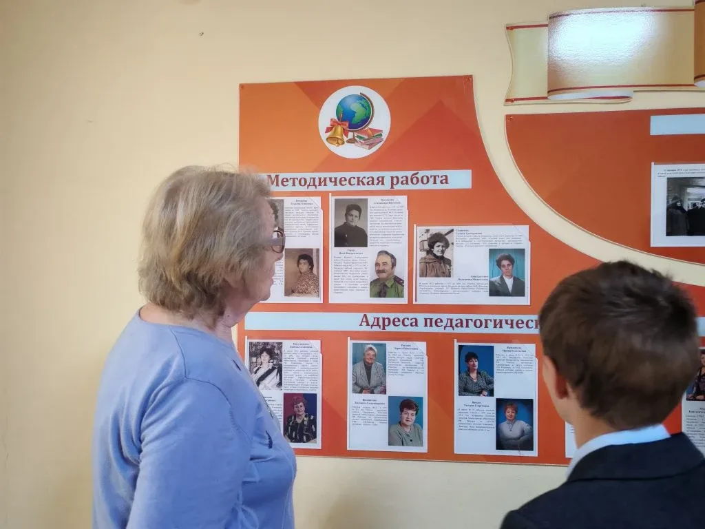 Сегодня в нашей школе был важный гость - Захарова Нина Андреевна. Это человек-легенда. Нина Андреевн