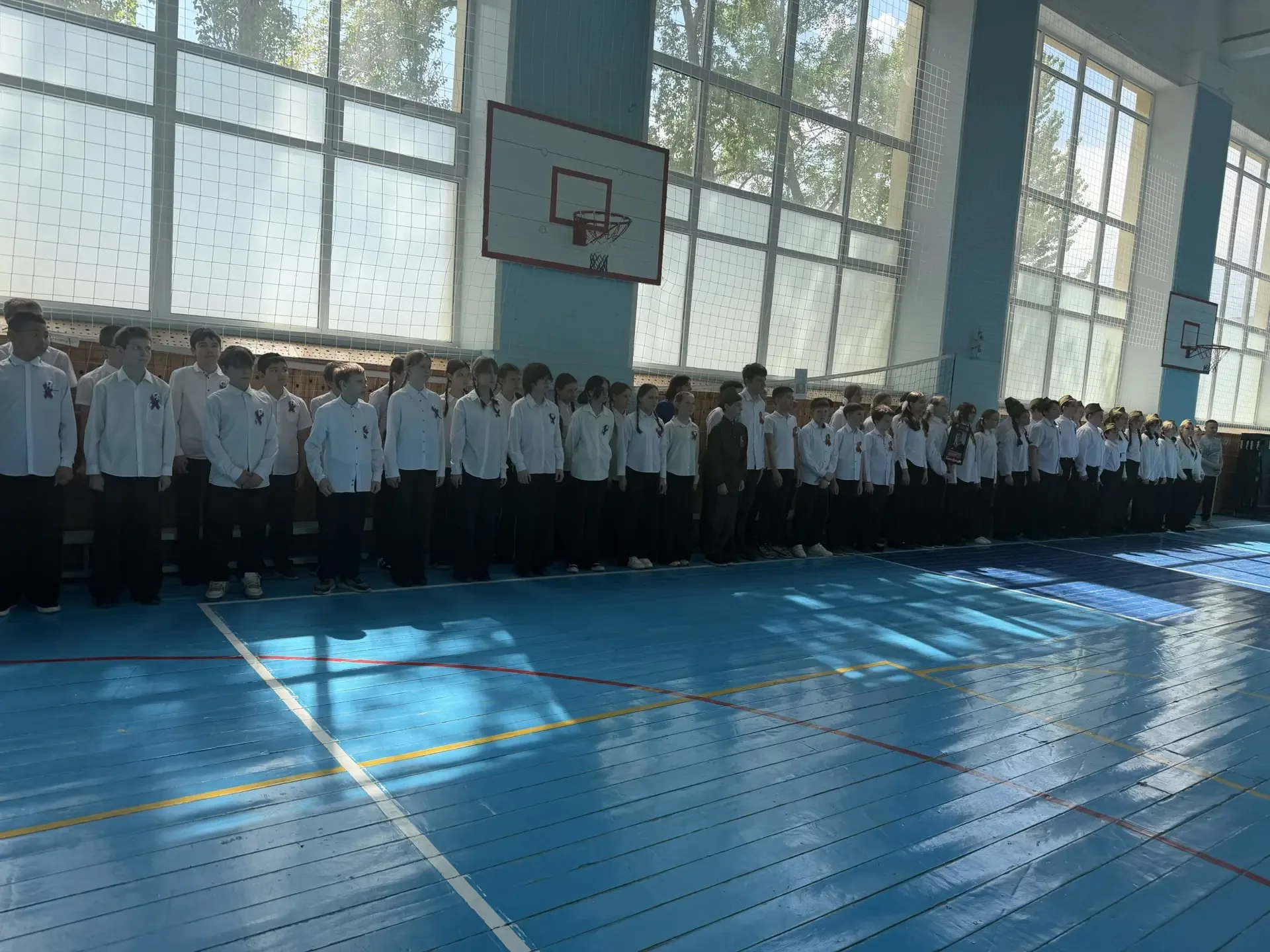 🇷🇺 В лицее №15 прошел смотр строя и песни, посвященный Дню Победы  Вчера наш лицей превратился в нас