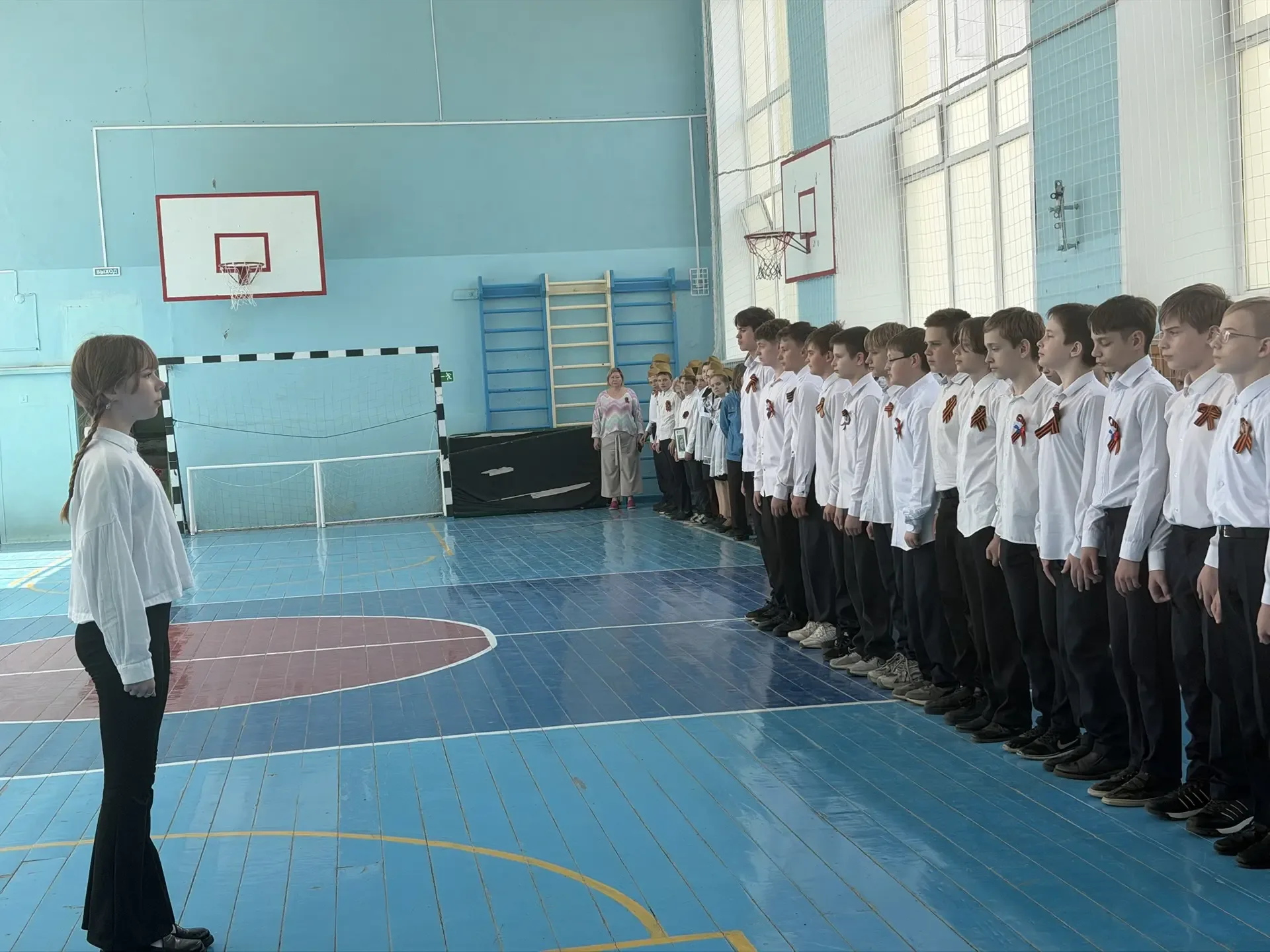 🇷🇺 В лицее №15 прошел смотр строя и песни, посвященный Дню Победы  Вчера наш лицей превратился в нас