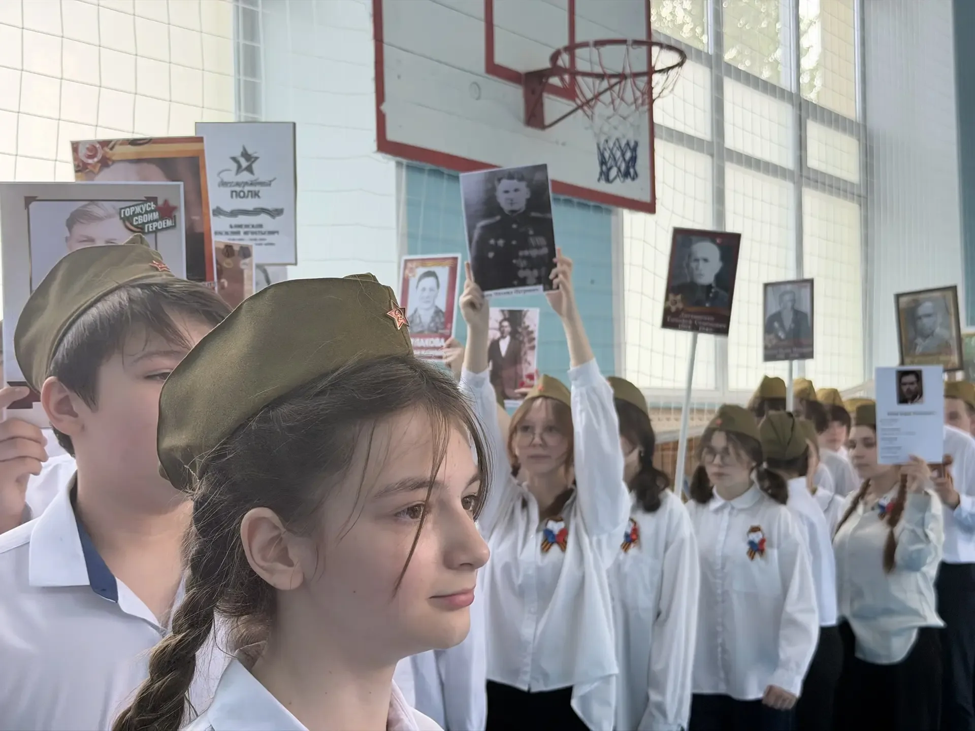 🇷🇺 В лицее №15 прошел смотр строя и песни, посвященный Дню Победы  Вчера наш лицей превратился в нас