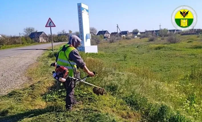 Администрация городского округа Мелитополь продолжает работу по благоустройству территории   В Конст