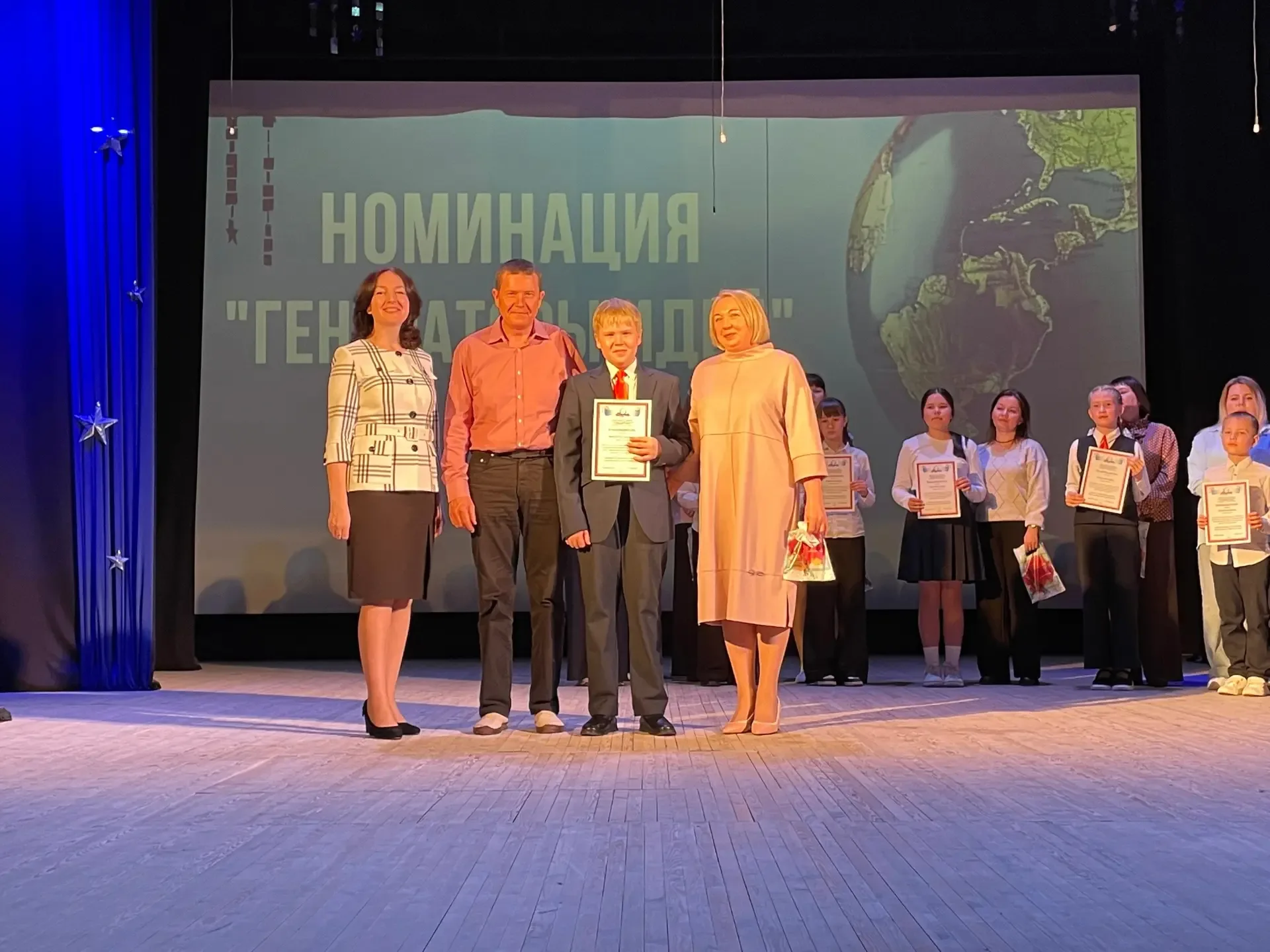 ✨Фестиваль «Школьный глобус»: праздник талантов и активности! ✨ 15 числа в нашей школе прошёл V фест