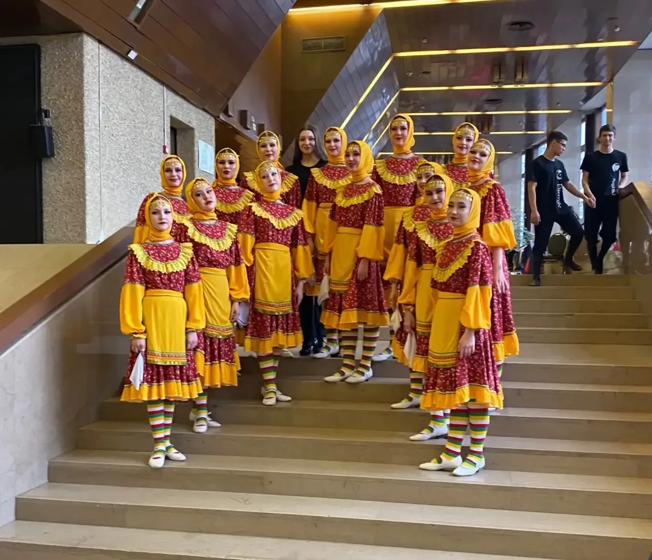 Гордимся нашими учениками!🤩  Наши ученицы 7-9 классов выступили на Международном конкурсе хореографи