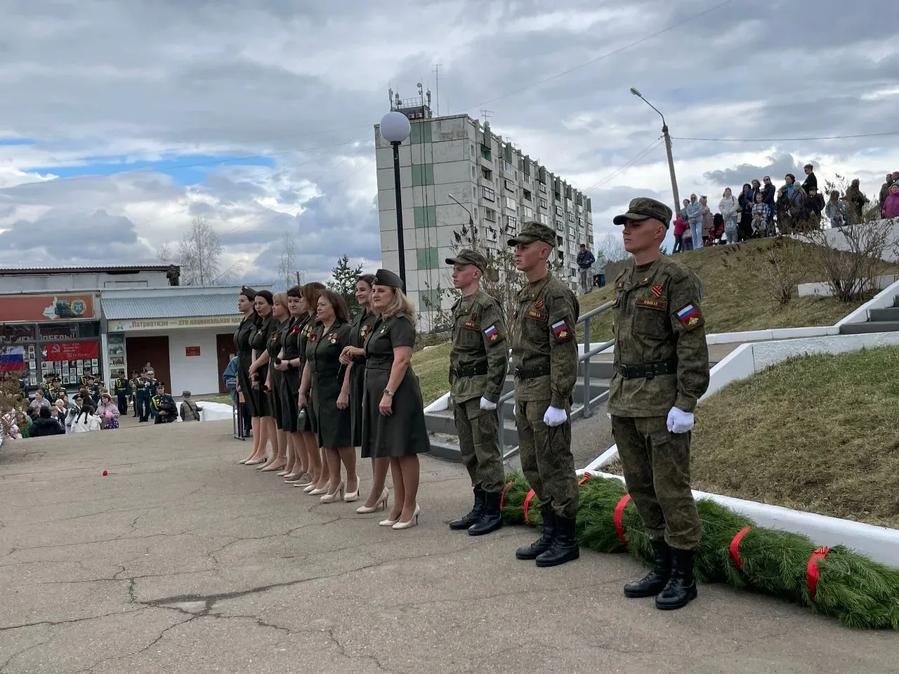 Храним историю в сердцах: наша школа на митинге в честь 81-й годовщины Победы в Великой Отечественно