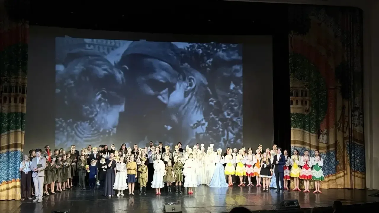 Эхо Победы сквозь поколения  ✨ Активисты корпуса 2 приняли участие в концертной программе Юго-Западн