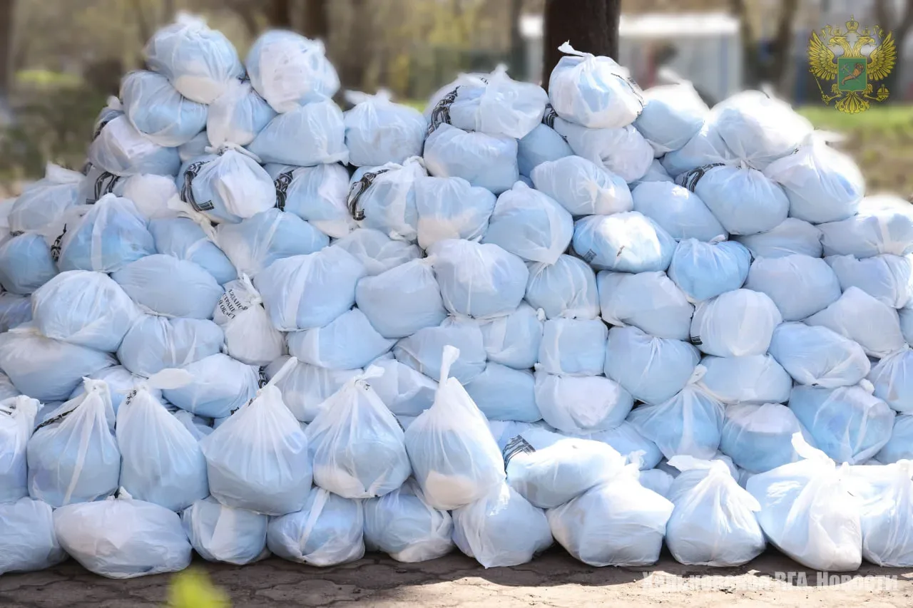 Военно-гражданской администрацией организована доставка продуктовых наборов, предоставленных МЧС Рос