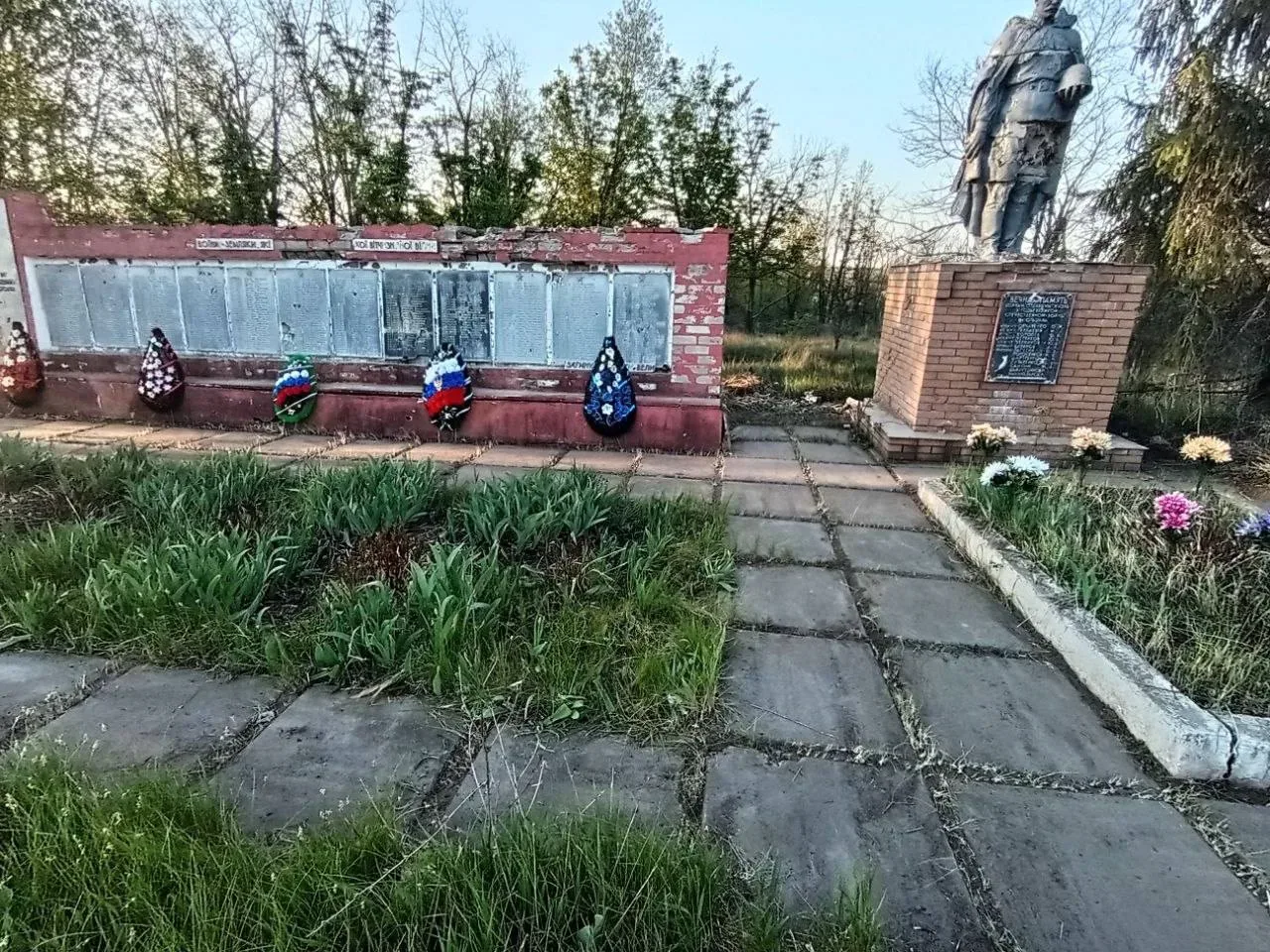 В День Победы российские военнослужащие, освобождающие харьковскую землю от боевиков киевского режим