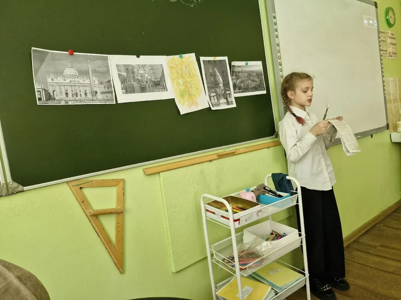 🌏 Вокруг света за один урок: как 2А класс открывал для себя страны мира!  На днях ученики 2А класса 