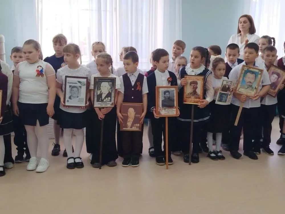 Торжественная линейка, посвященная 81-й годовщине Великой Победы В Казанской начальной школе  состоя