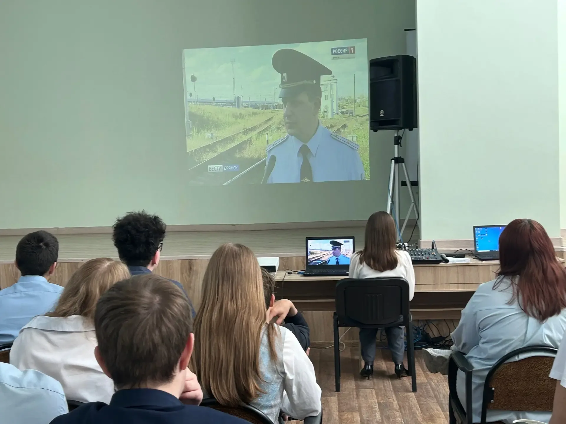 🚂 Безопасность на железной дороге: говорим о самом важном с 8‑ми классами! 🚂  Сегодня для учащихся 8