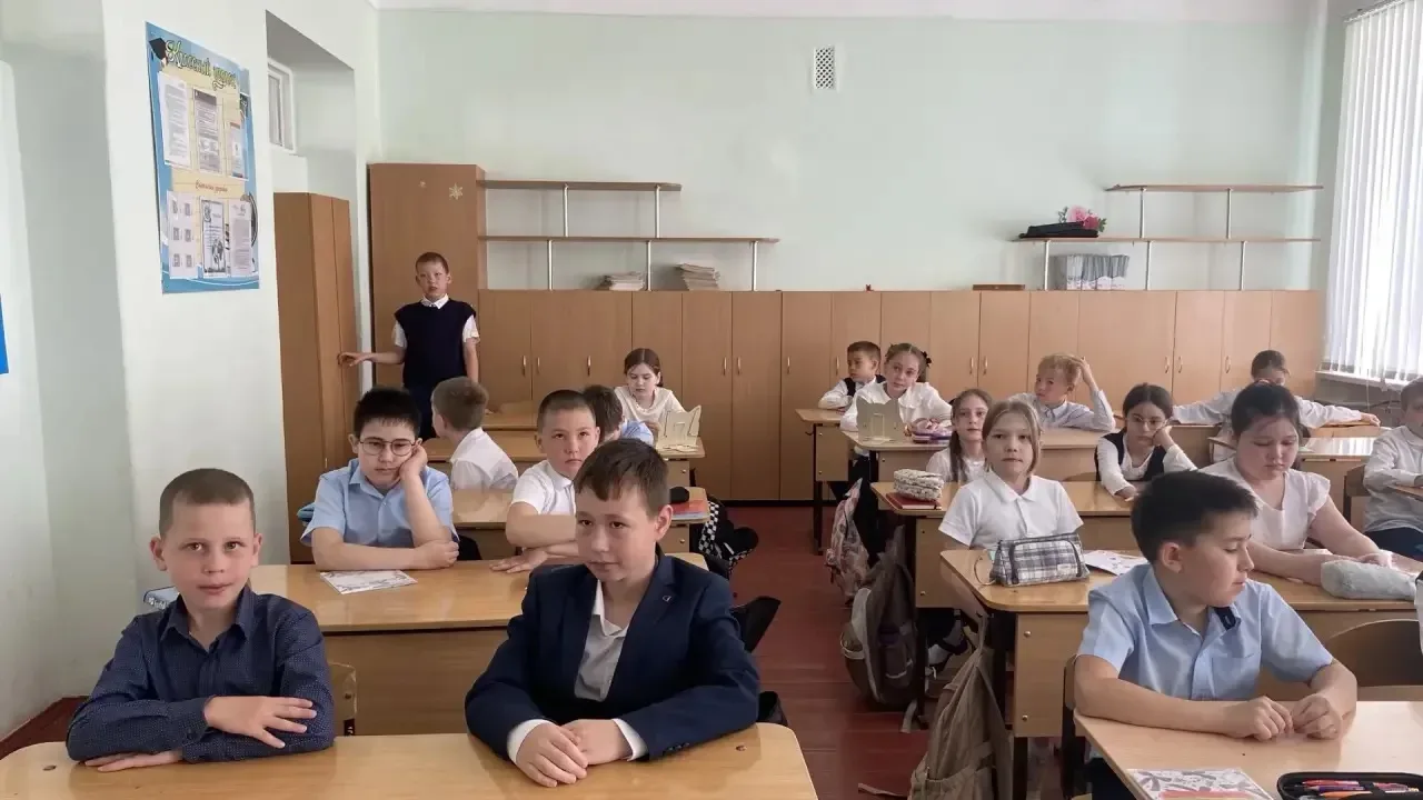 ✅ Сегодня в школе №6 прошли занятия «Разговоры о важном» на тему «Ценности, которые нас объединяют».