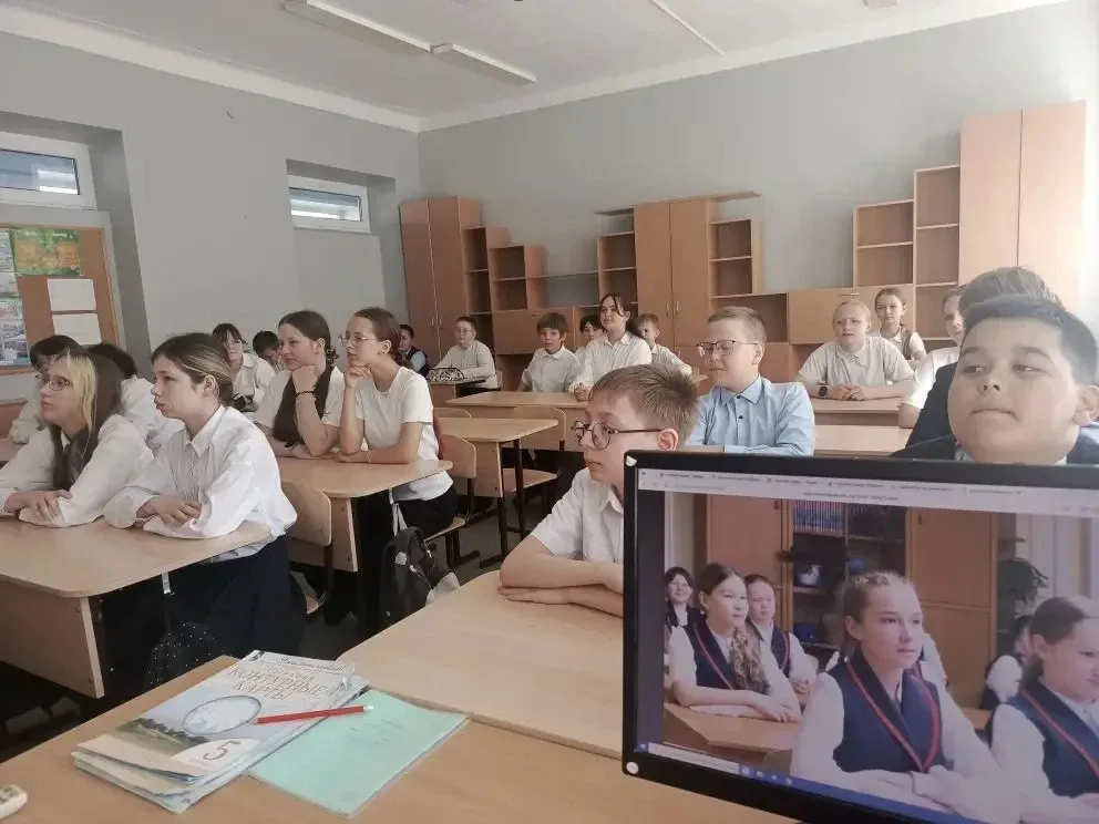 ✅ Сегодня в школе №6 прошли занятия «Разговоры о важном» на тему «Ценности, которые нас объединяют».