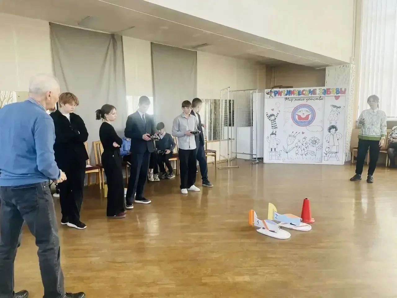 Подведены итоги I открытого районного конкурса по авиамоделизму!💫  🔹В номинации «Ракеты» победу одер