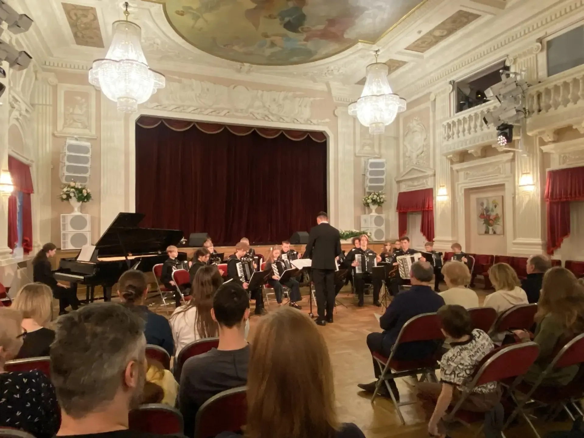 «Невские гармошечки» устроили праздник души! 🎶👏   📌26 апреля Наш оркестр «Невские гармошечки» наконе