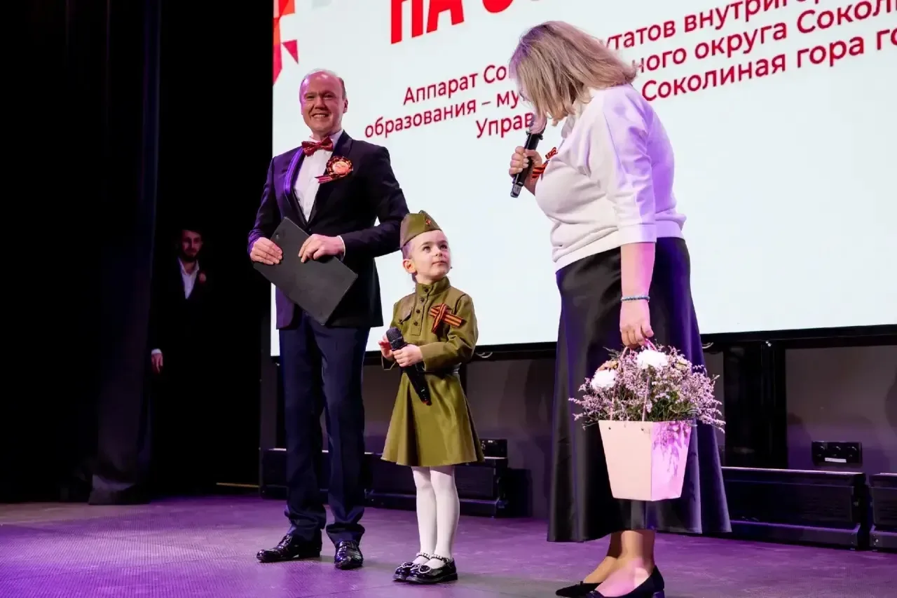 🌟 Наша звёздочка — победитель конкурса чтецов «Героям посвящается»!   Невероятная новость с конкурса