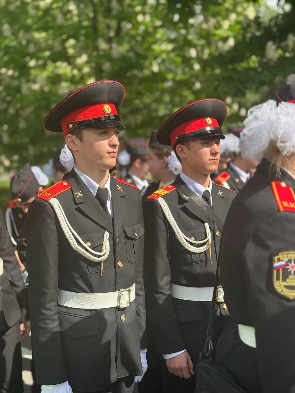 🇷🇺 В ПАРАДНОМ РАСЧЕТЕ НАША ШКОЛА  🌟 Через несколько минут на Поклонной горе начнётся главное событие