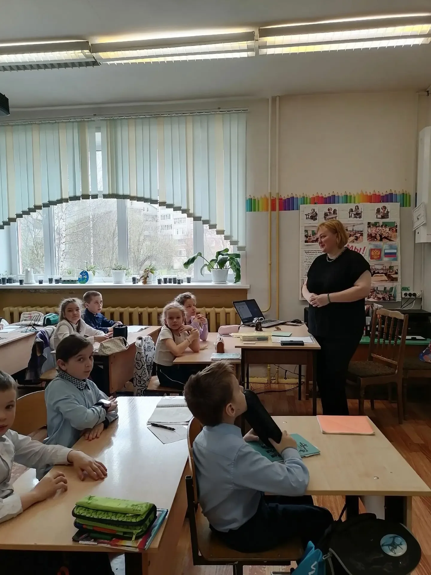 📚К ребятам из 2 д класса с беседой по теме Семья пришла библиотекарь Светлана Владимировна. Светлана
