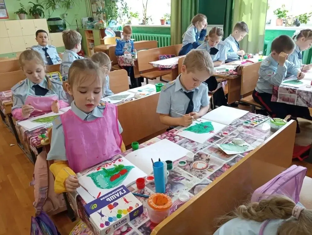 🎗️В преддверии Дня Победы ученики 1в класса приняли участие в тематическом занятии «День Победы. 9 м