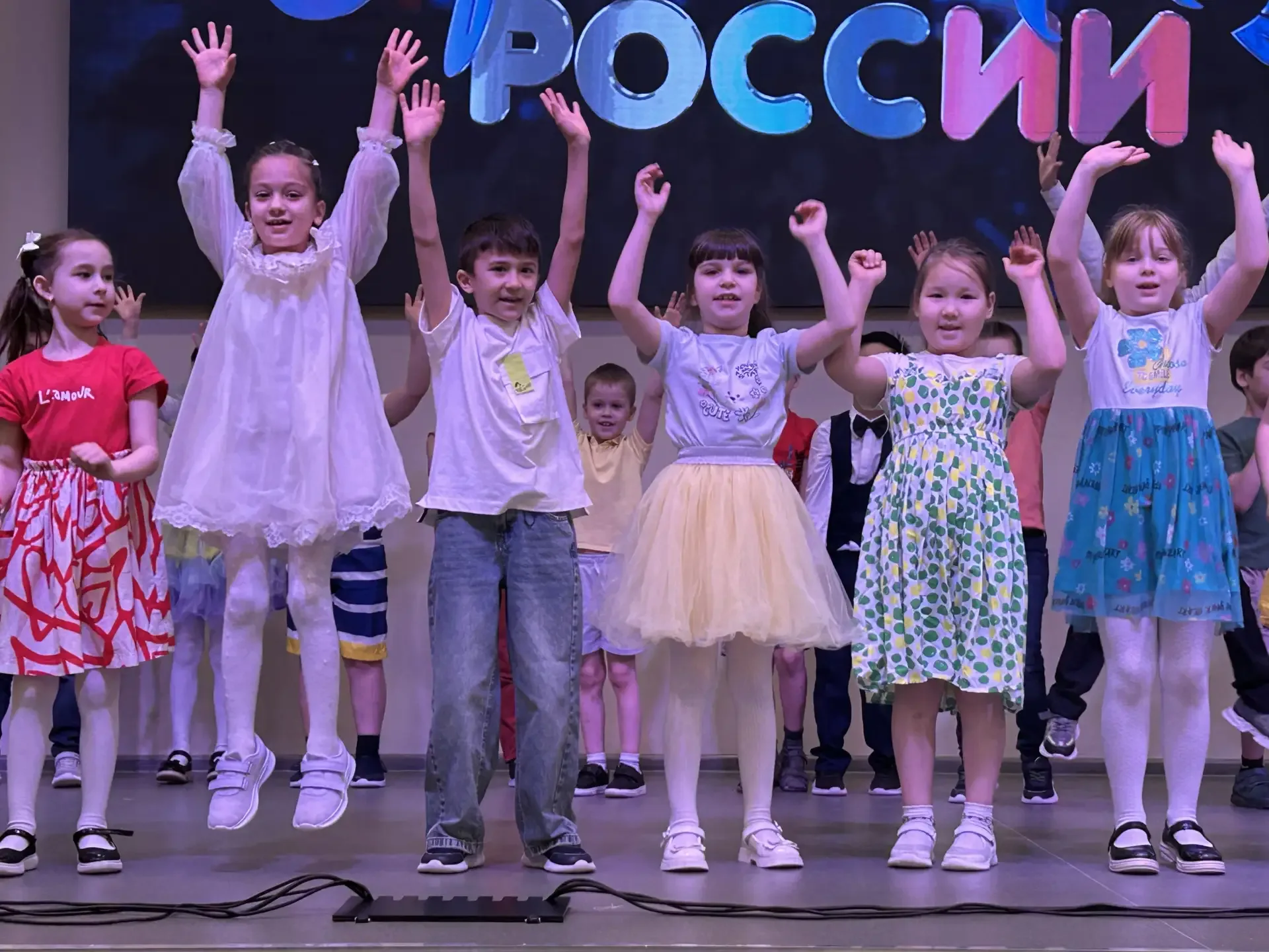 🎤Конкурс песни на Чарушинской  30 апреля прошел I школьный вокальный конкурс "Мелодия Орлят". Началь