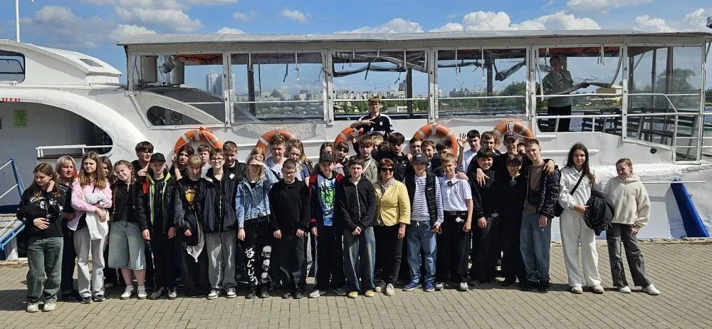 От парка альпак🦙 до палубы теплохода: яркая поездка школьников.⛴  🚍15 мая ребята из 7 «В», 7 «Г» и 8