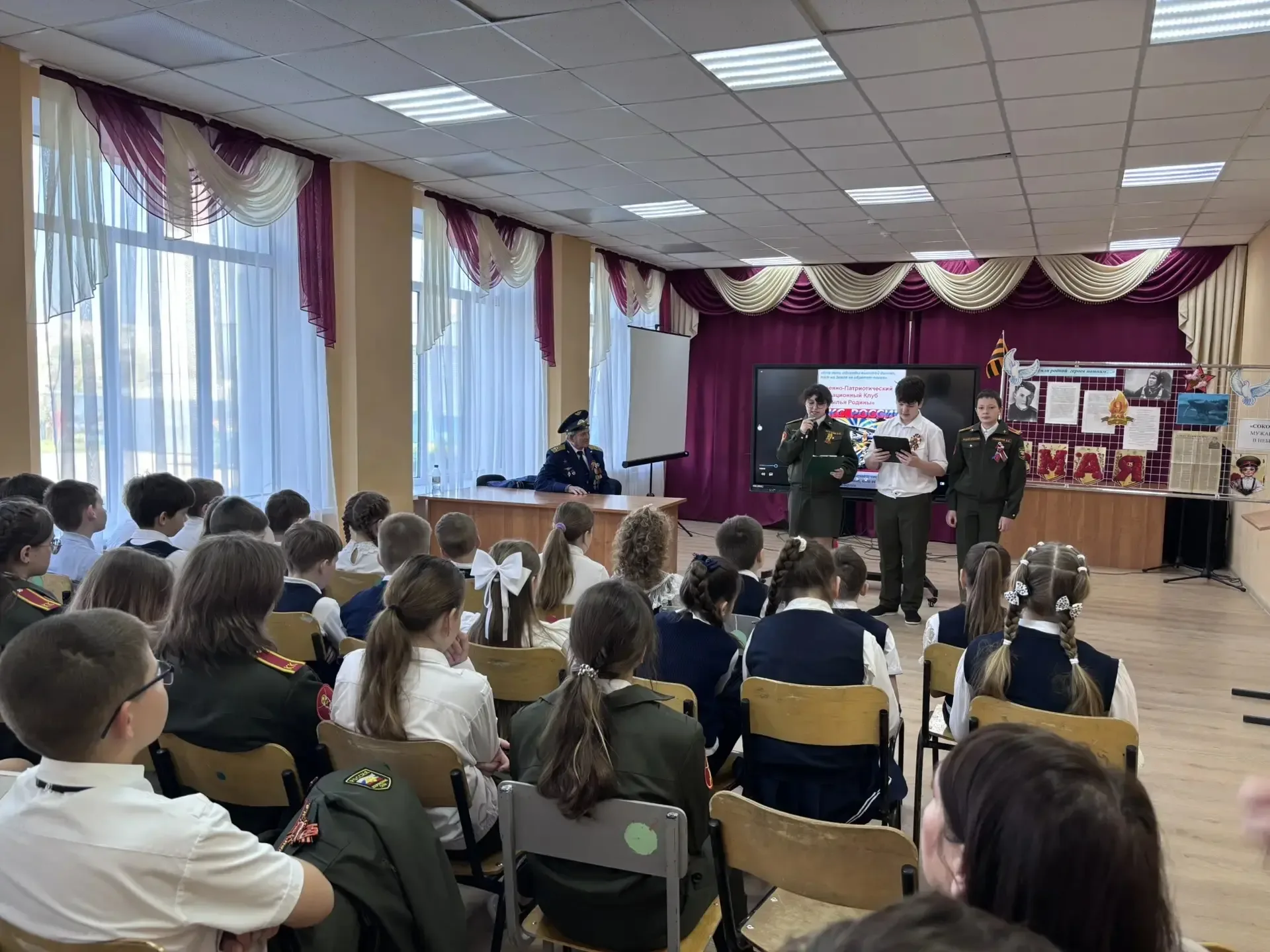 Встреча накануне Дня Победы🔥  🏫Наша школа с радостью принимала почётного гостя — 🎖полковника Владим