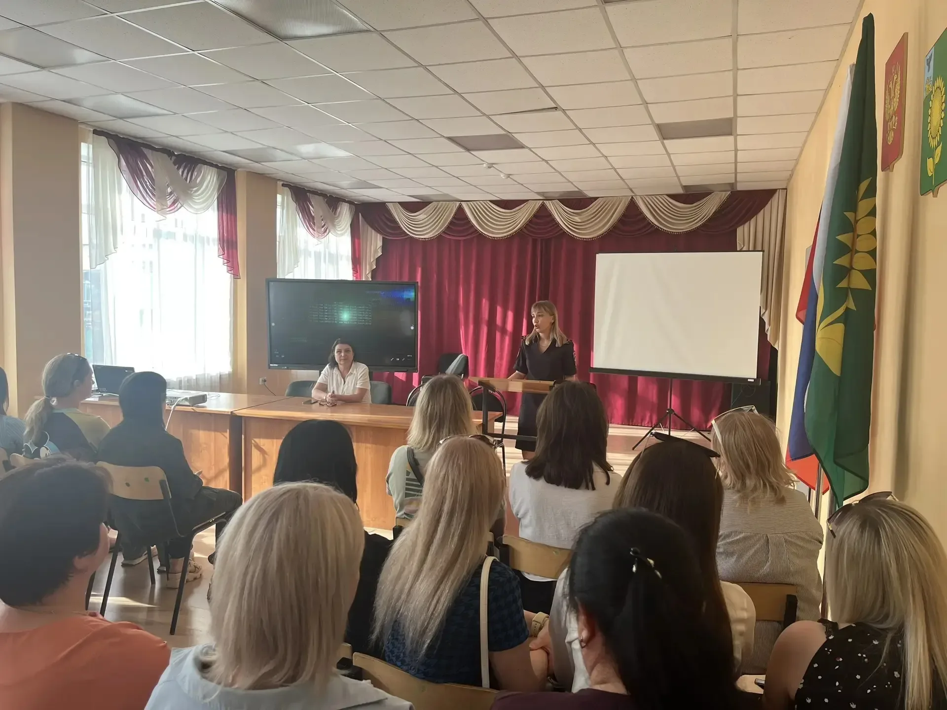 📢 Сегодня в школе состоялось важное общешкольное родительское собрание, посвящённое безопасности дет