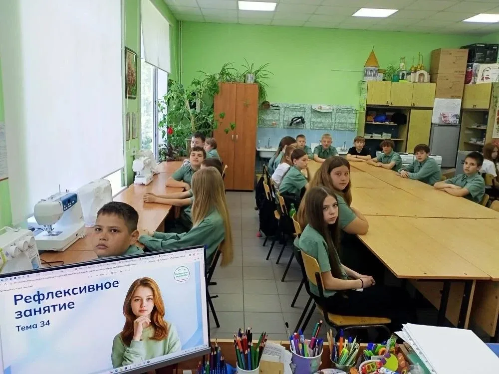 Весь 2025/2026 учебный год наши ребята погружались в мир востребованных профессий  и искали ответ на