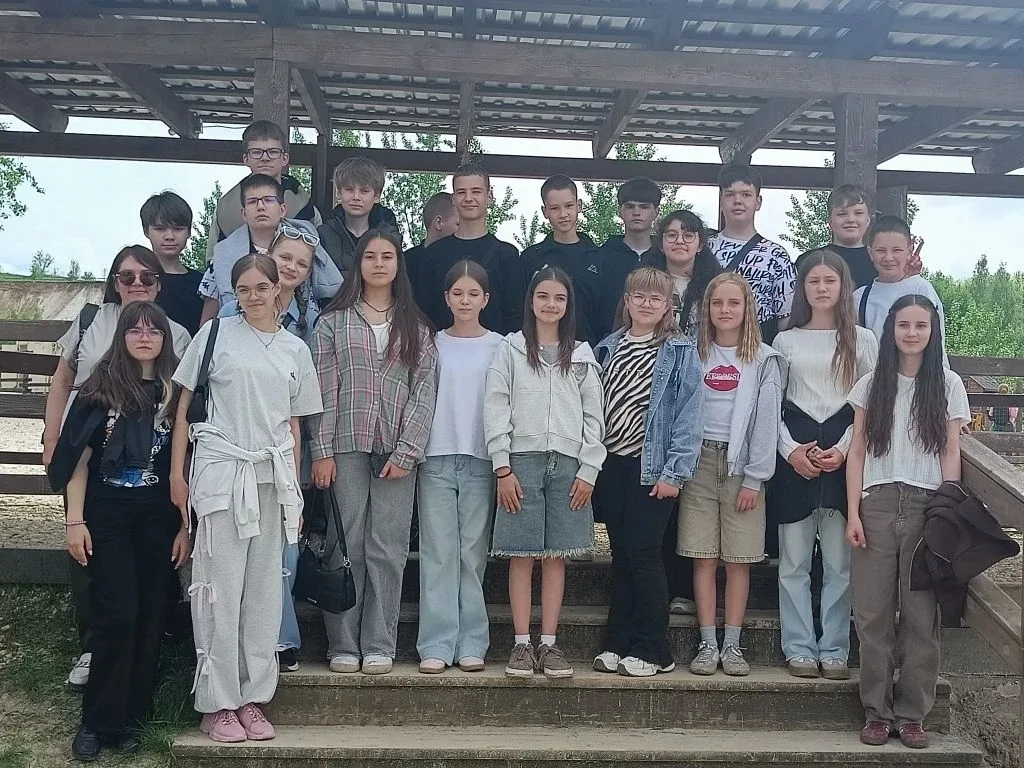 В ГОСТЯХ У СКАЗОЧНЫХ ПАРКОВ 🦙🦙🦙🦙🦙🦙🦙🦙🦙🦙  🎓Учащиеся 8 «Б» и 6 «А» классов совершили экскурсию в «Лого»