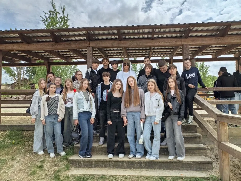 В ГОСТЯХ У СКАЗОЧНЫХ ПАРКОВ 🦙🦙🦙🦙🦙🦙🦙🦙🦙🦙  🎓Учащиеся 8 «Б» и 6 «А» классов совершили экскурсию в «Лого»
