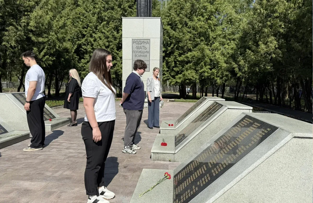 🇷🇺 Руководители Отделения Соцфонда по Нижегородской области в преддверии Дня Победы почтили память п