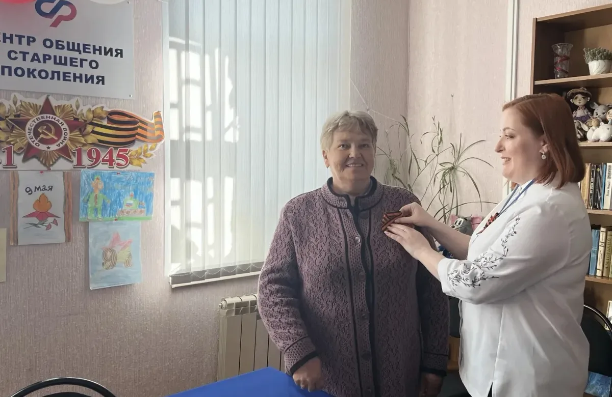 🕊 Активисты центров общения старшего поколения  привели в порядок памятники героям Великой Отечестве