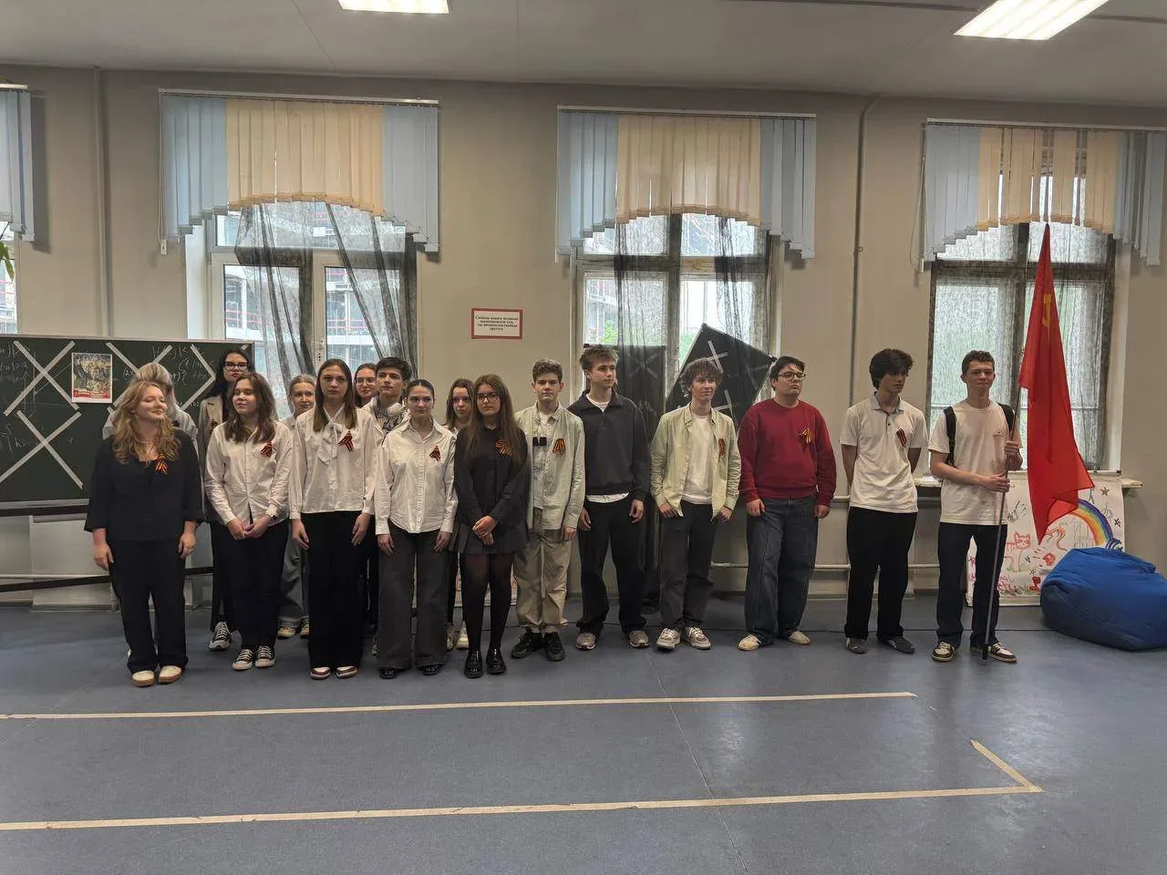 Два дня подряд в здании Лицея на Кутузовском, 6, проходили праздничные мероприятия, посвящённые 81-й
