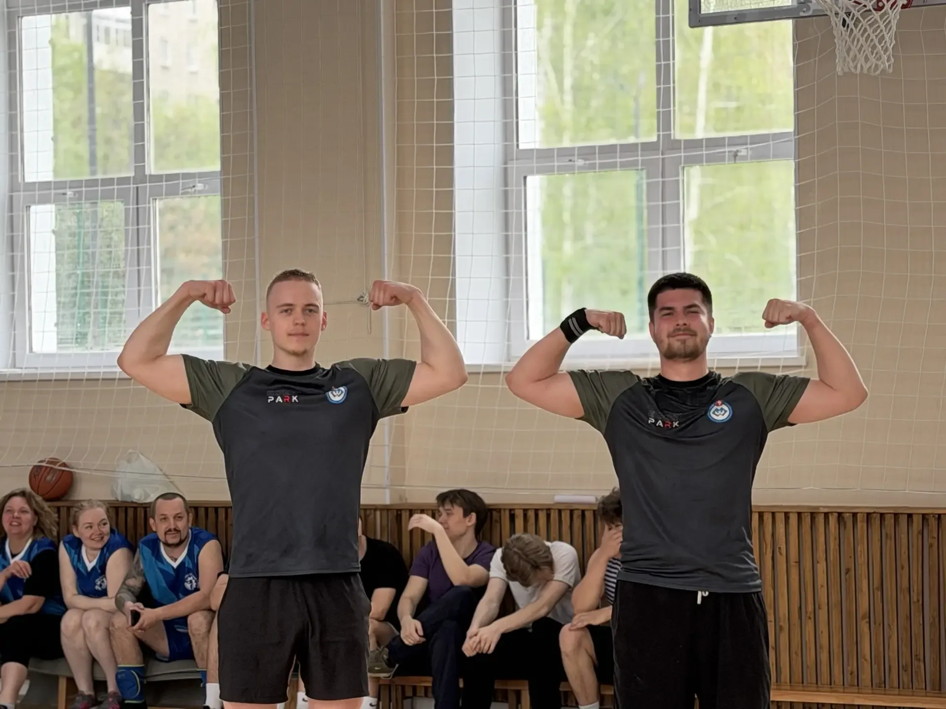 🏐 В школьном зале гремел настоящий волейбольный батл!  Встретились сборные 8-х, 9-х, 11-х классов, л