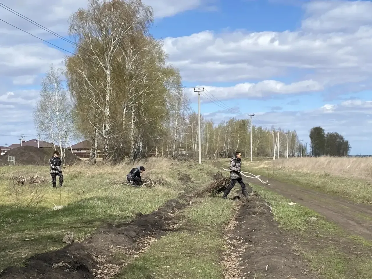 Хранители малой родины🌳  Жители улицы Хирурга Шакурова деревни Азьмушкино ежегодно доказывают, как в