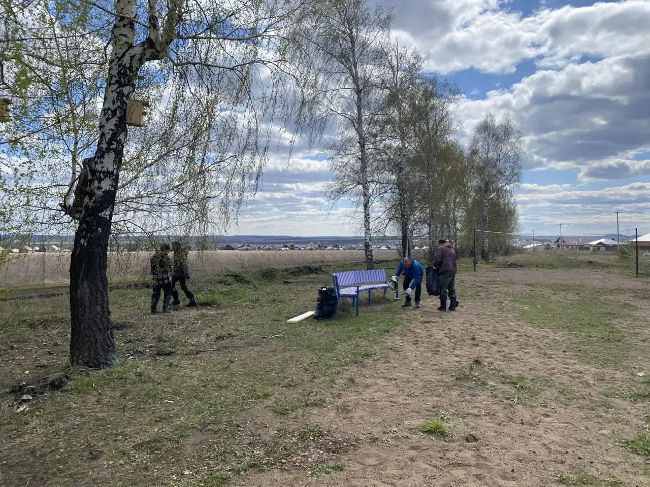 Хранители малой родины🌳  Жители улицы Хирурга Шакурова деревни Азьмушкино ежегодно доказывают, как в